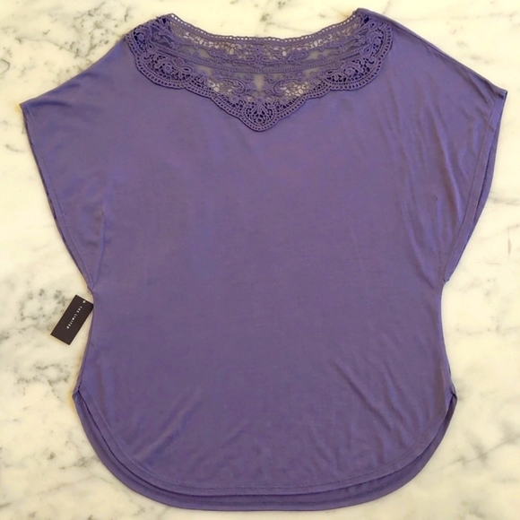 NWT. The Limited Dropped Shoulder Loose Fit Short Sleeve Blouse with back lace. - Picture 2 of 4